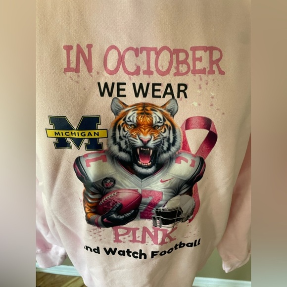 Breast cancer Michigan graphic sweatshirt Soft Pink Heavy Blend women’s size M - Picture 6 of 6